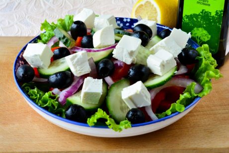 Греческий салат с фетой - фото шаг 8