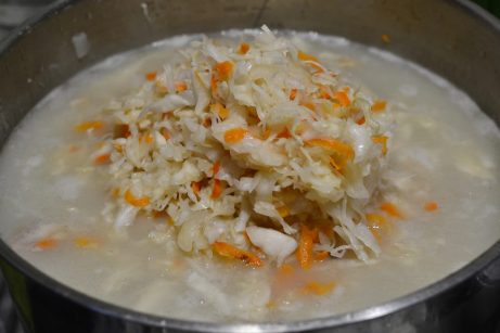 Рисовый суп с квашеной капустой - фото шаг 6