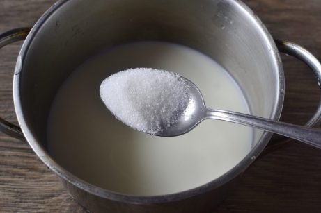 Молочный суп с вермишелью - фото шаг 1