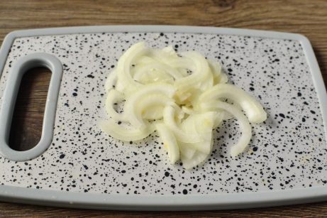 Пражский салат с болгарским перцем и говядиной - фото шаг 4