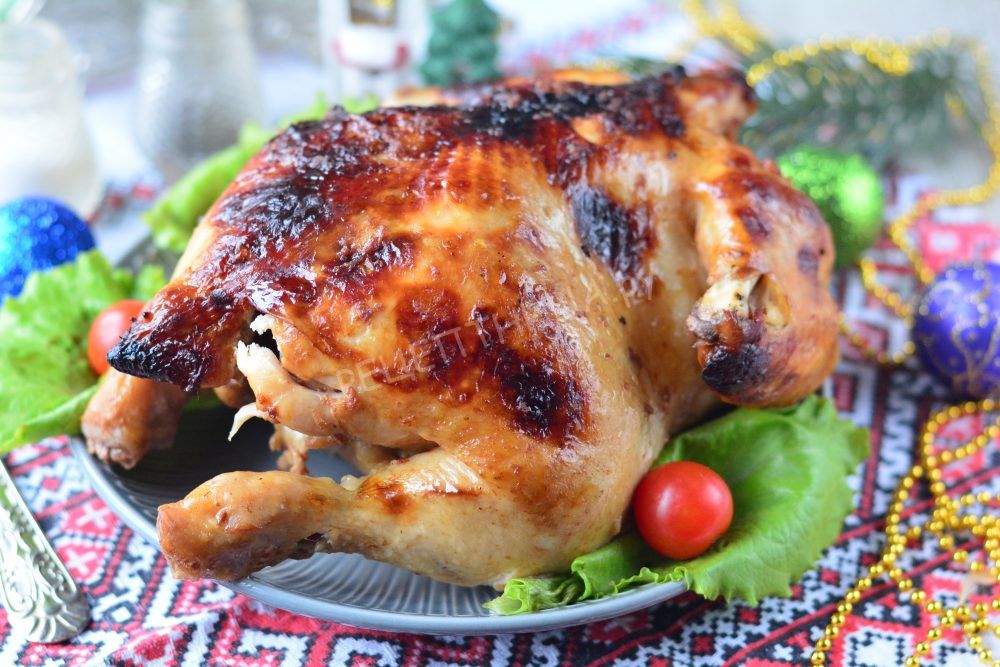 Курица в духовке целиком – блюдо на Новый год