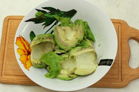 Соус Гуакамоле из авокадо – классический рецепт - фото шаг 2