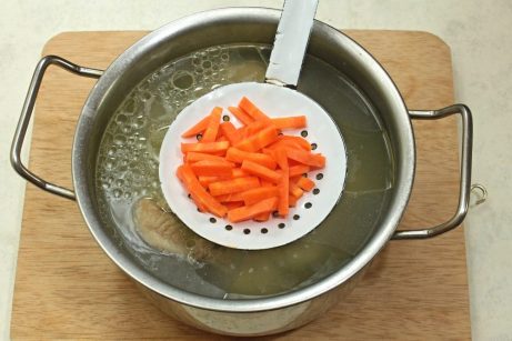 Куриный суп с вермишелью и картошкой - фото шаг 5