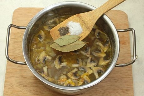 Постный суп с гречкой и грибами - фото шаг 7