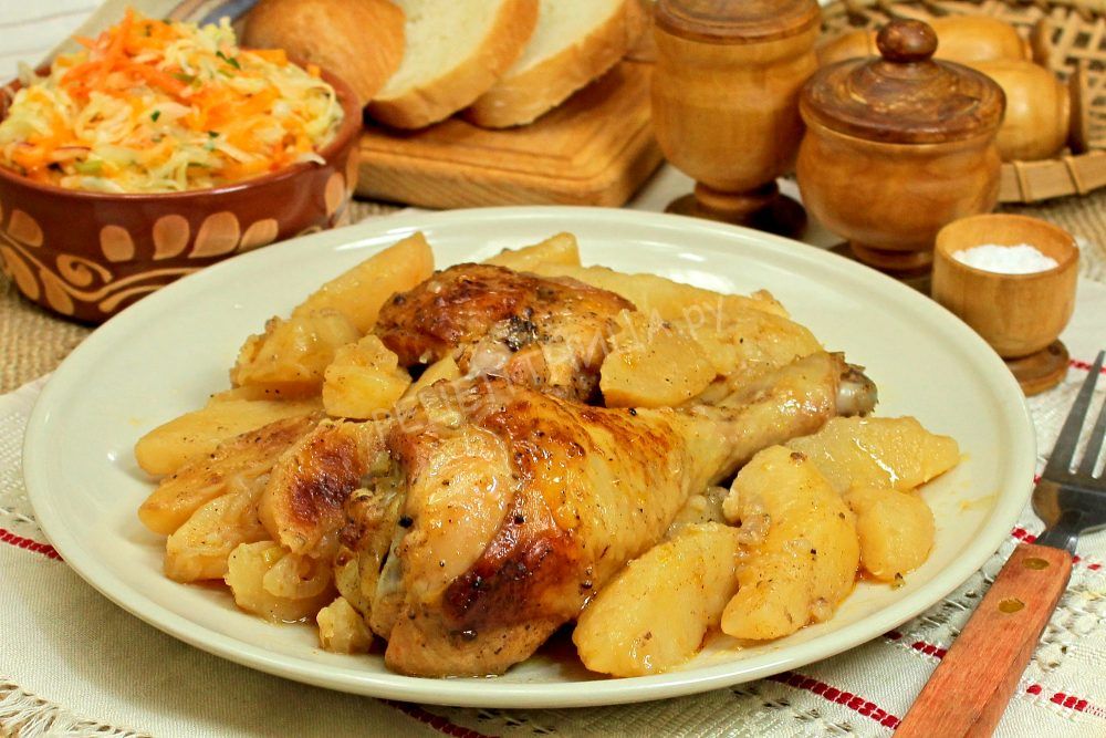 Картофель с куриными крылышками в рукаве
