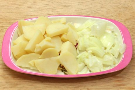 Картофельная фриттата на сковороде - фото шаг 1