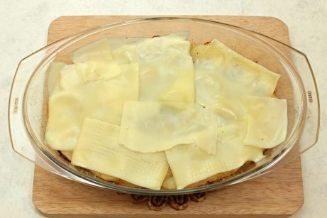 Картошка запеченная с мясом и сыром в духовке - фото шаг 7