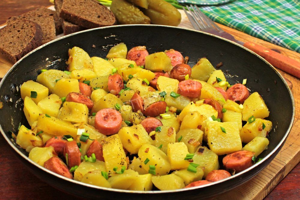 Картошка с колбасой: 5 домашних вкусхных рецептов
