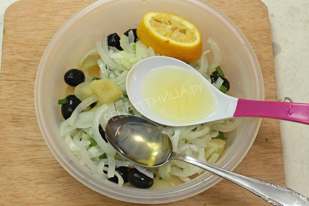 Картофельный салат с маслинами и луком - фото шаг 9