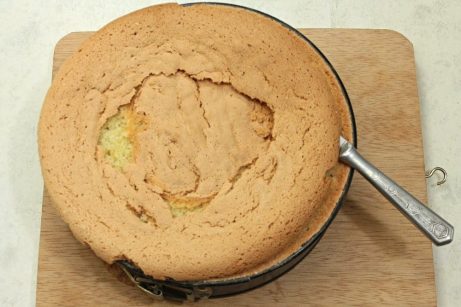 Пышный бисквит для торта – простой рецепт - фото шаг 12
