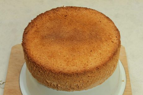Пышный бисквит для торта – простой рецепт - фото шаг 13