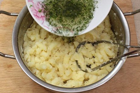 Картофельное пюре с чесноком и укропом - фото шаг 7