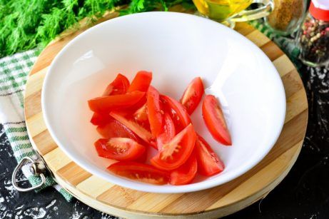Быстрый салат из огурцов и помидоров за 15 минут - фото шаг 1