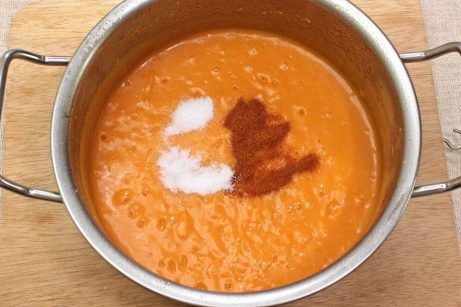 Тыквенный суп пюре чесночными гренками - фото шаг 7
