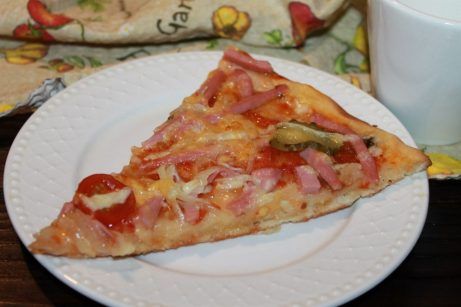 Пицца с колбасой - фото шаг 10