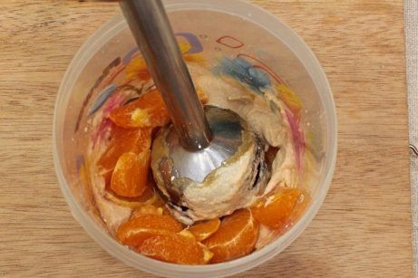 Смузи с мандаринами, творогом и овсяными хлопьями - фото шаг 5