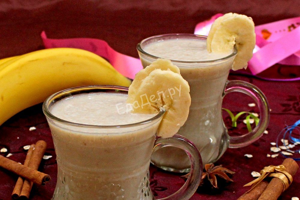 Банановый смузи с овсянкой и молоком