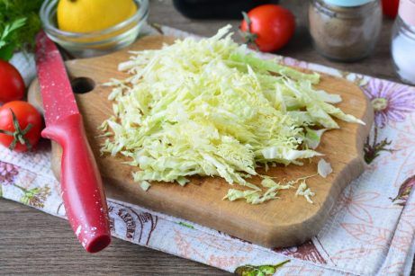 Салат с савойской капустой и овощами - фото шаг 1