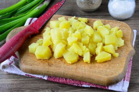 Картофельный салат с яйцом - фото шаг 1