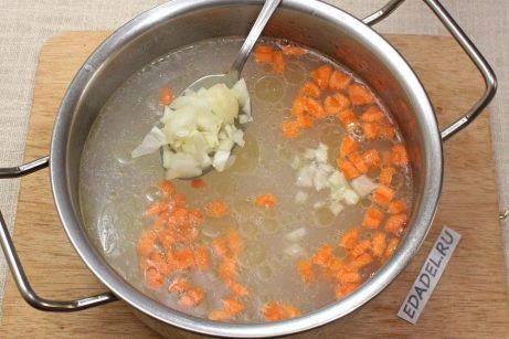 Куриный суп с сырными клецками - фото шаг 4