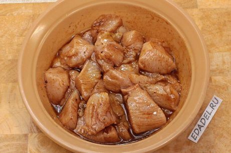 Шашлык из куриного филе на сковороде - фото шаг 4
