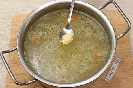 Куриный суп с сырными клецками - фото шаг 8