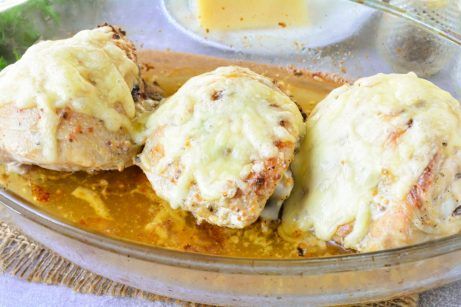 Куриные бедра со сметаной и сыром в духовке - фото шаг 7
