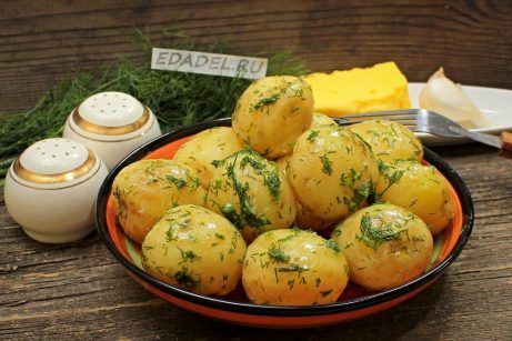 Вареная молодая картошка с маслом и укропом - фото шаг 7
