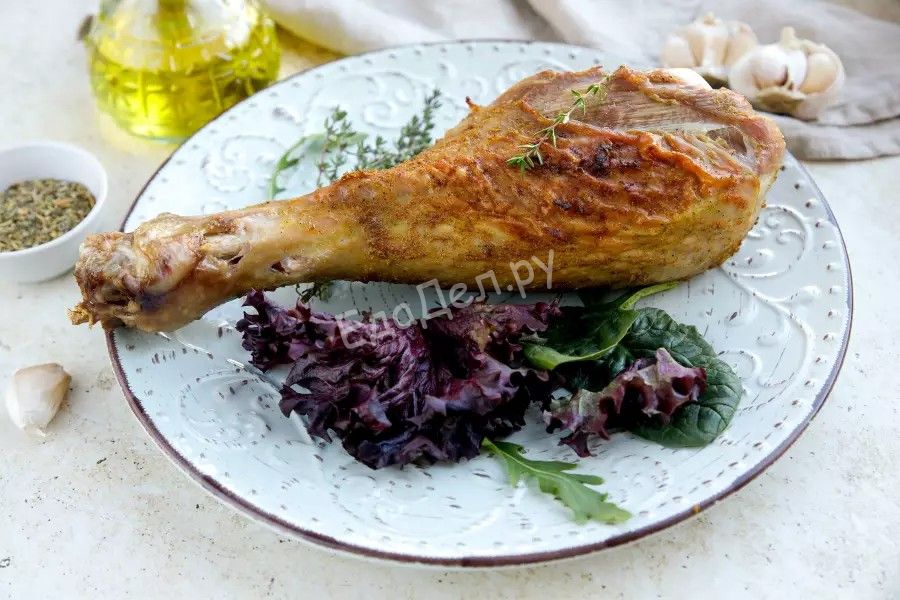 Голень индейки запечённая, духовка, горячее блюдо
