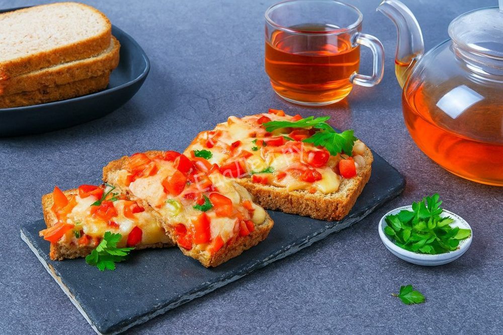 Горячие бутерброды с сыром, запечённые закуска