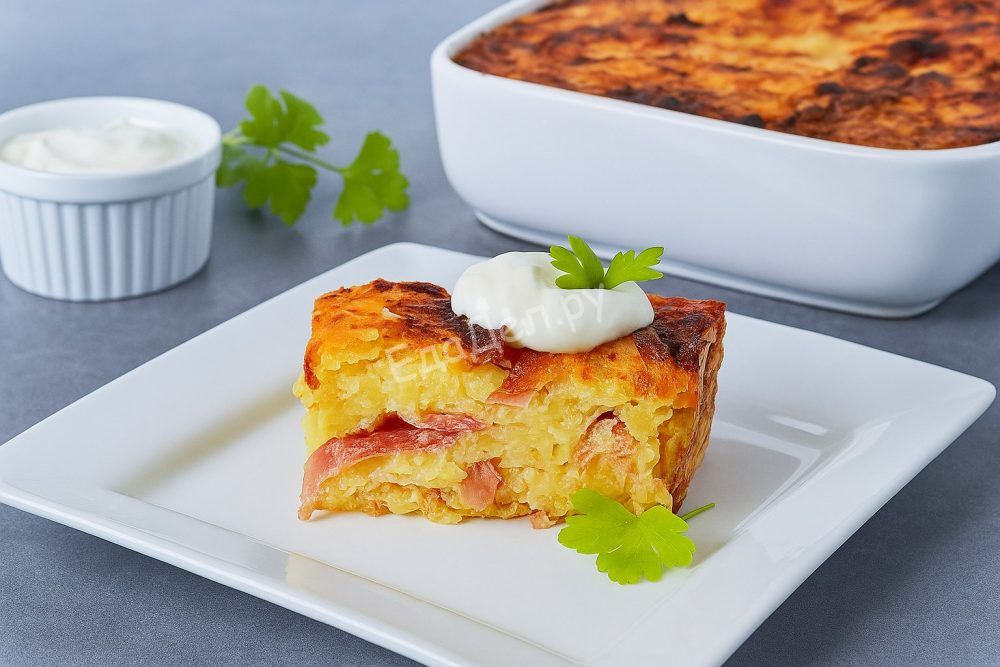 Картофельная запеканка Кугелис с молоком запечённые